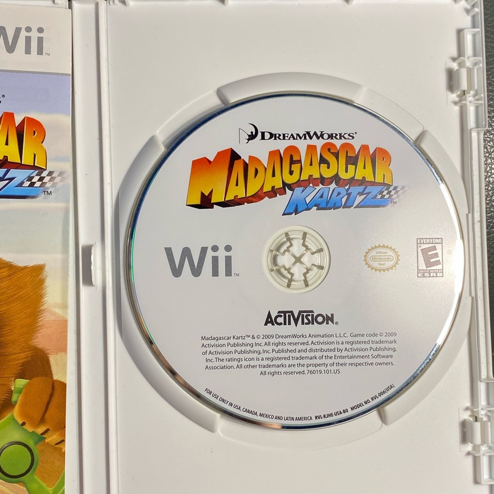 Dreamworks Madagascar Kartz Wii Game - White Disc